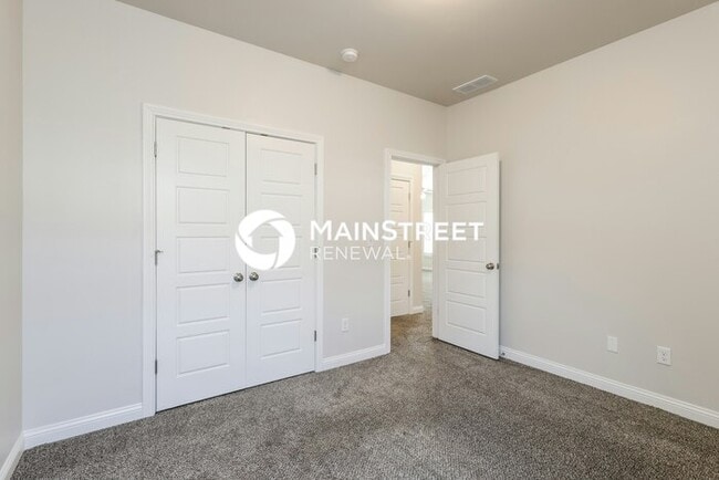 Building Photo - 3 Bedroom Pet-Friendly Home in CHARLESTOWN, IN with Main Street Renewal