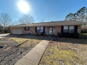 Building Photo - 102 Jill Ln