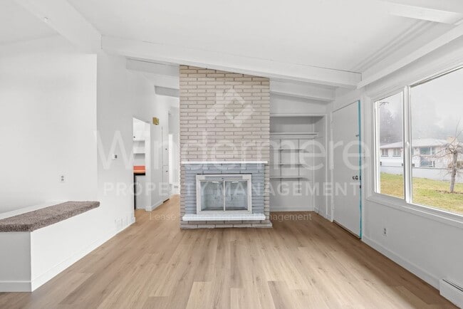 Building Photo - Brick Rancher