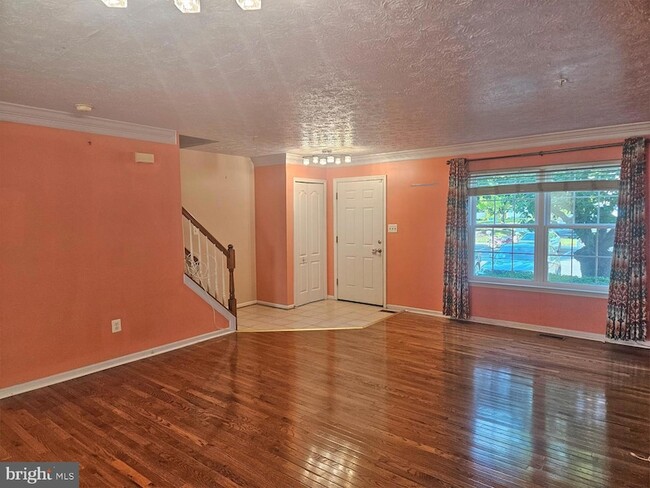 Building Photo - 3315 Hollow Ct