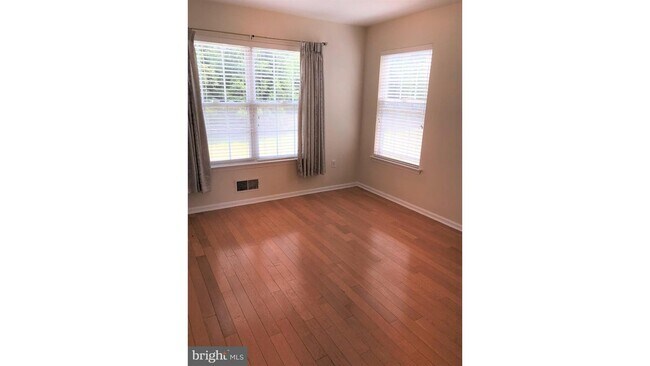 Building Photo - 364 Westwood Ave