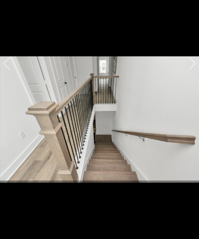 Building Photo - 851 S Victory Dr