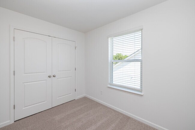 Building Photo - 4 Bedroom Home - Stonebridge Fairways - AV...