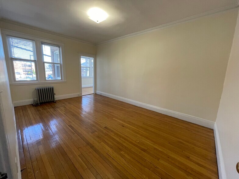 Building Photo - 14 Melvin Ave