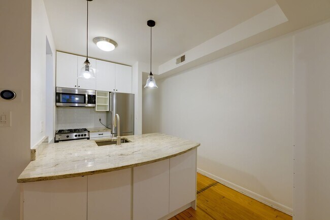 Building Photo - 1771 Swann St NW