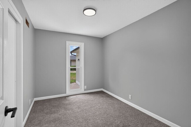 Building Photo - Italian Estates Property Management