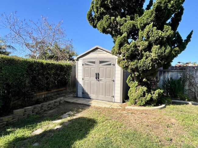 Building Photo - 3105 Blenkarne Dr