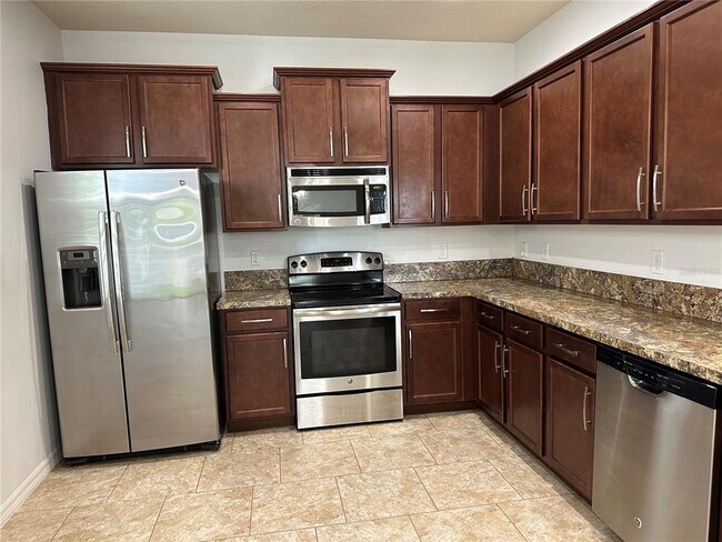 Building Photo - 6568 S Goldenrod Rd
