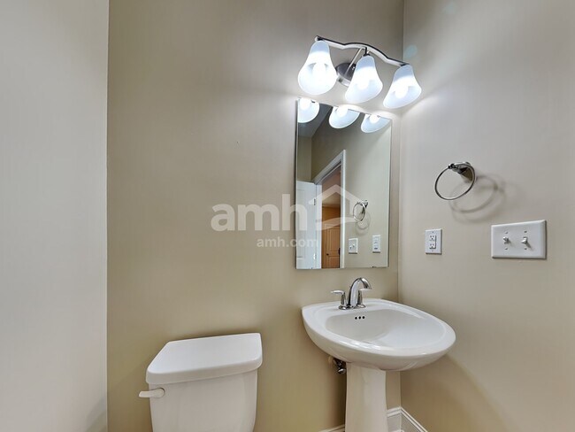 Building Photo - 1023 Monitor Ct