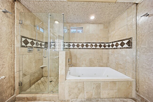 Building Photo - 3543 Rosedale St