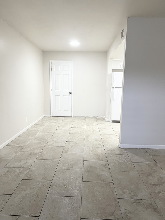 Building Photo - LARGE NEWLY RENOVATED 2 BEDROOM APARTMENTS + OFFICE Application fee is waived during move in