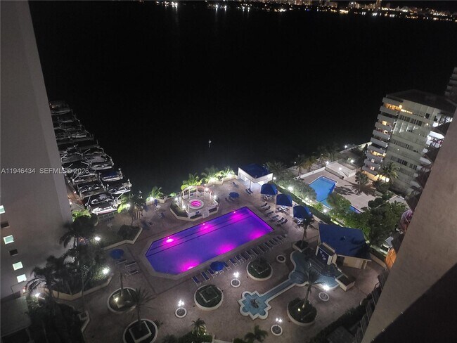 Building Photo - 7601 E Treasure Dr