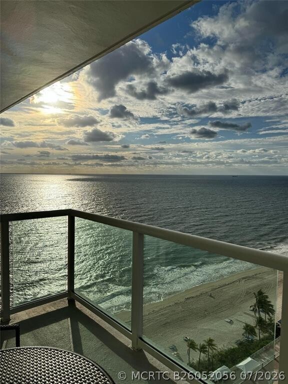 Building Photo - 3550 Galt Ocean Dr