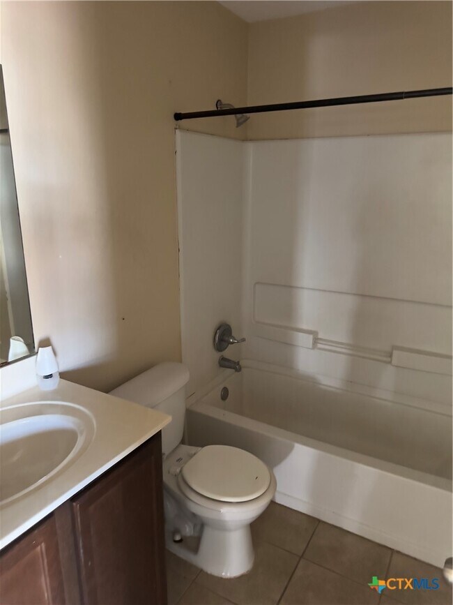 Building Photo - 2617 White Moon Dr