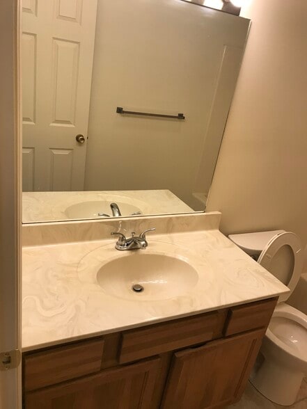 BATH ROOM - 162 Middleground Way