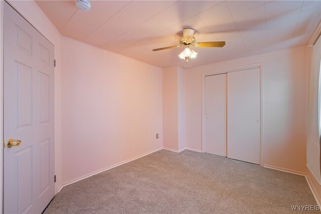 Building Photo - 212 Santin Dr