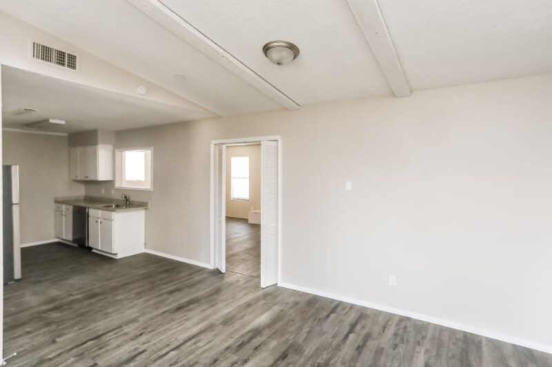 Building Photo - 2626 Princeton Dr