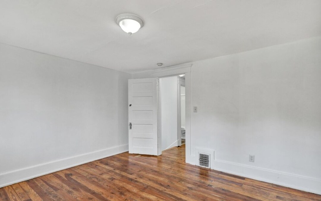Building Photo - 1404 Linval St