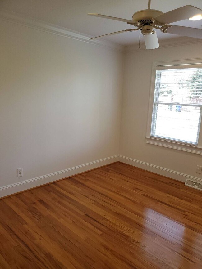 Building Photo - Spacious home in the Augusta Road Community - Lawn care included!