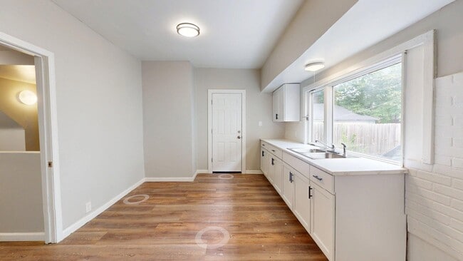Building Photo - 3200 W 94th St