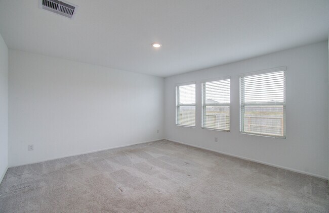 Building Photo - 9211 Redwood Br Dr