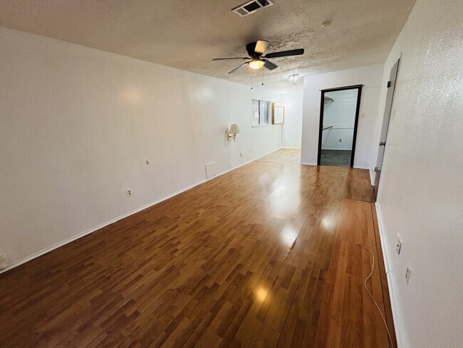 Building Photo - 9515 Water Park Ct
