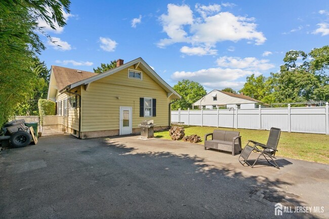 Building Photo - 23 Reed Street