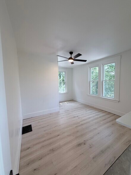 Building Photo - 816 Purcell Ave