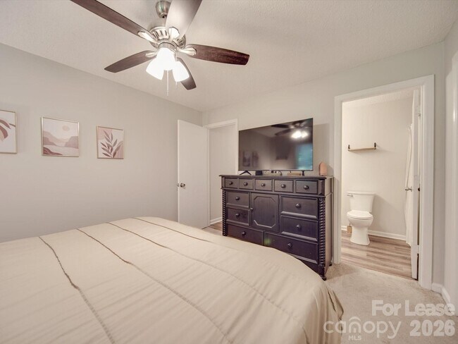 Building Photo - 1052 Churchill Downs Ct