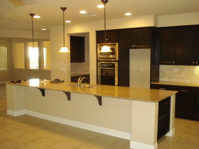 Building Photo - NICE 2 STORY 4+ BED, 3 BA, 3CAR, 3000+SQFT...
