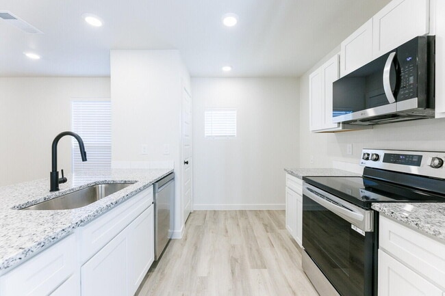 Building Photo - 6313 Volney Ave