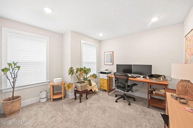 Building Photo - 4039 Heron Dr