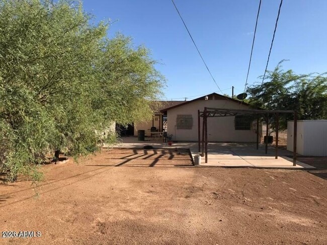 Building Photo - 710 W 11th St