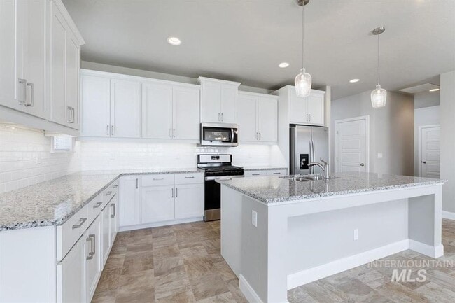 Building Photo - Modern Northwest Meridian Home