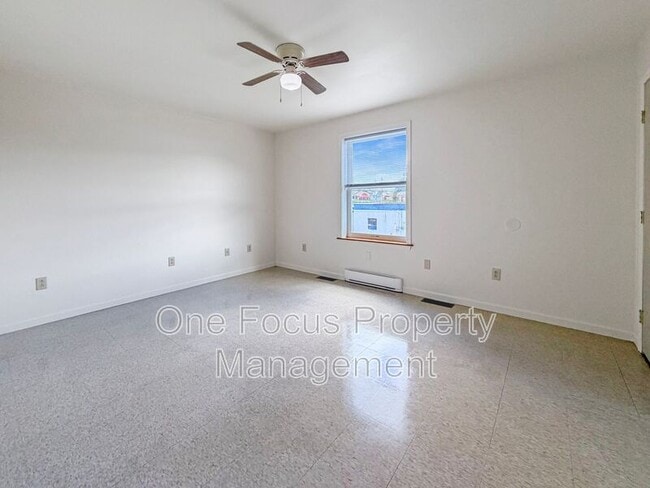 Building Photo - 212 Third Avenue