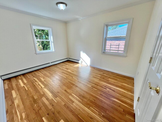 Building Photo - 64 Hillside Ave