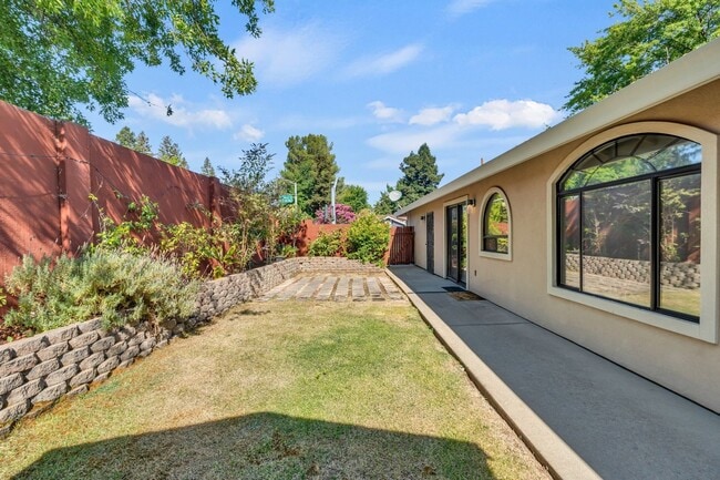 Building Photo - Charming 3BR House in Antelope