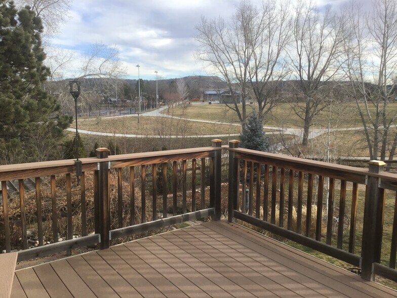 Building Photo - 5870 S Rock Creek Dr