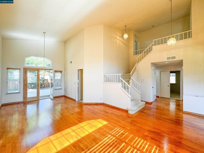 Building Photo - 115 Bermuda Ct