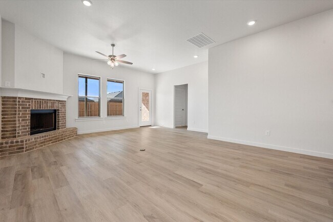 Building Photo - Brand New Construction in Viridian with a FIREPLACE!