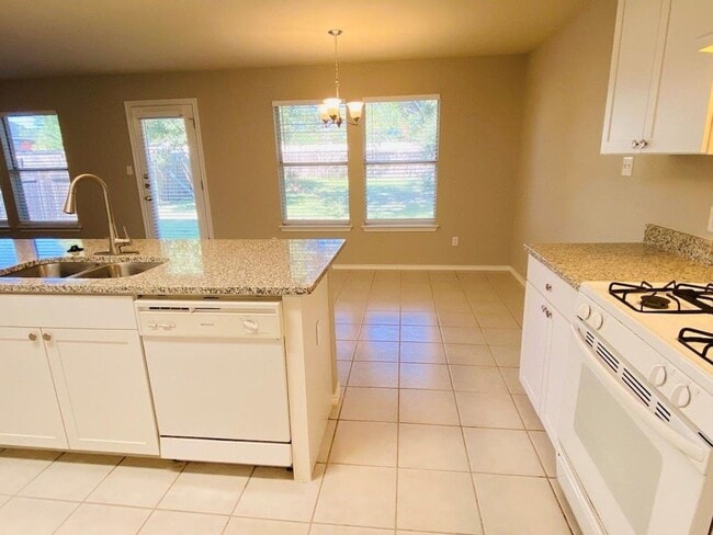 Building Photo - Great Home in Willow Run!