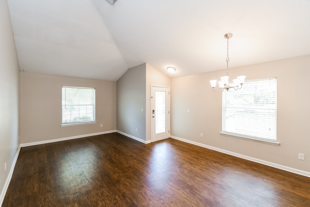 Building Photo - 10975 Campus Heights Ln