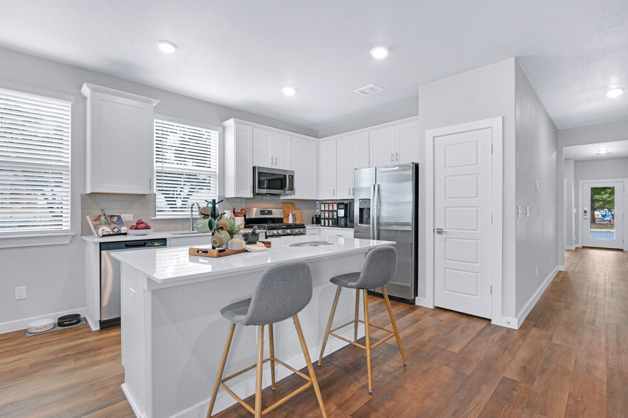 Primary Photo - Los Cielos at Brooks Luxury Rentals