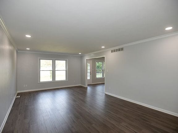 Building Photo - 2235 Wintergreen Loop S