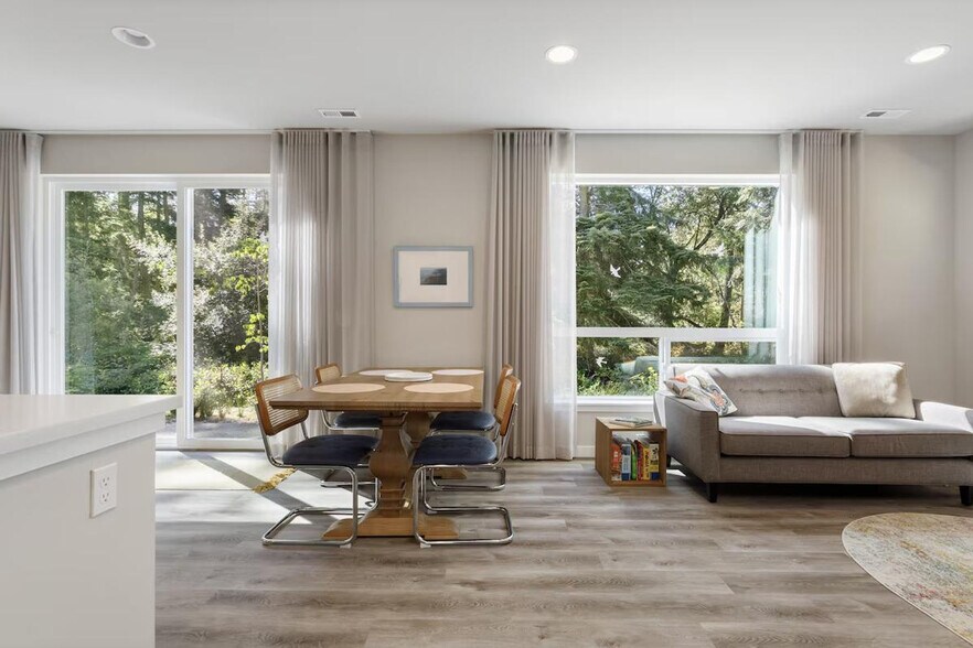 Building Photo - 2934 SW Crestwood Dr