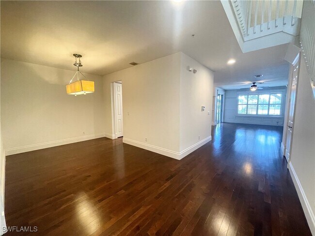 Building Photo - 1370 Mariposa Cir