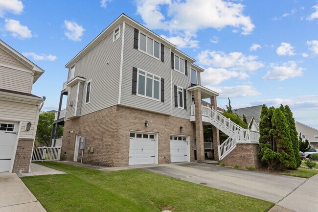 Building Photo - Welcome to your dream home in Norfolk, Virginia!
