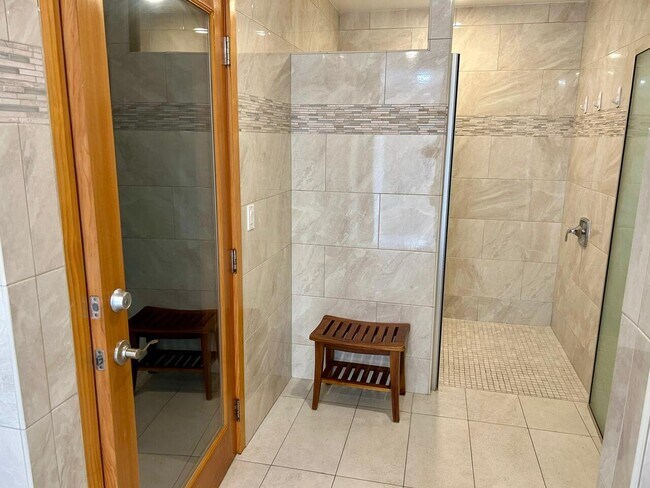 Building Photo - 1 SE Turtle Creek Dr