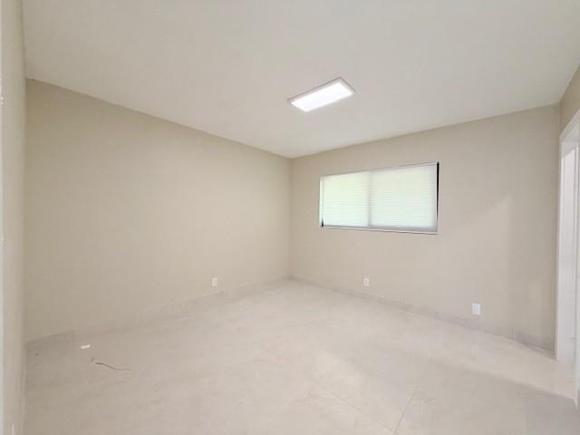 Building Photo - 53 NE 16th Pl