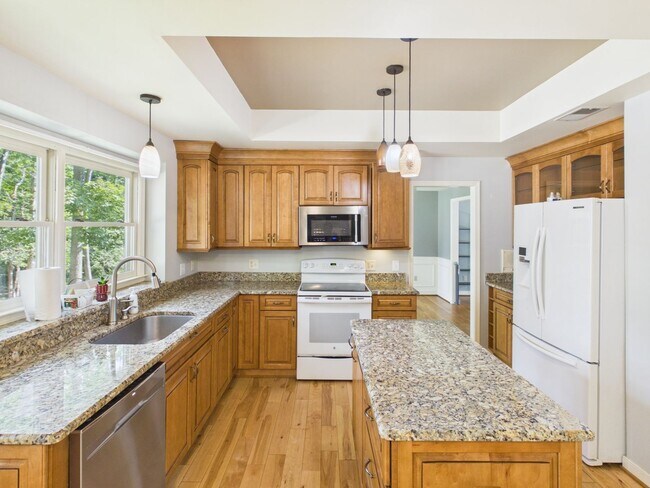 Building Photo - 6118 Walnut Landing Way